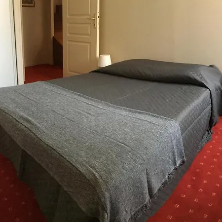 La Maison Des Matignon 2 Bed & Breakfast